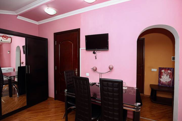 Room 52 of 107