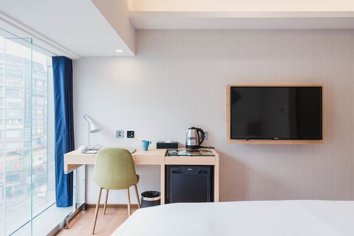 Room 30 of 89
