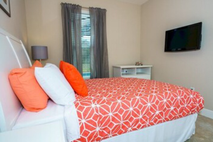 Room 13 of 24