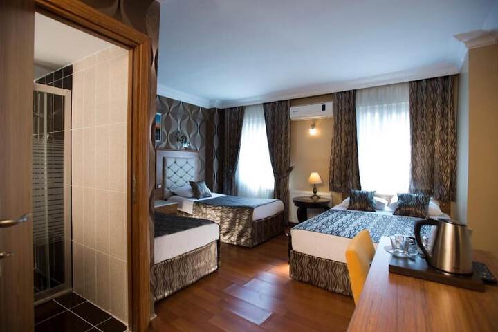 Room 8 of 37