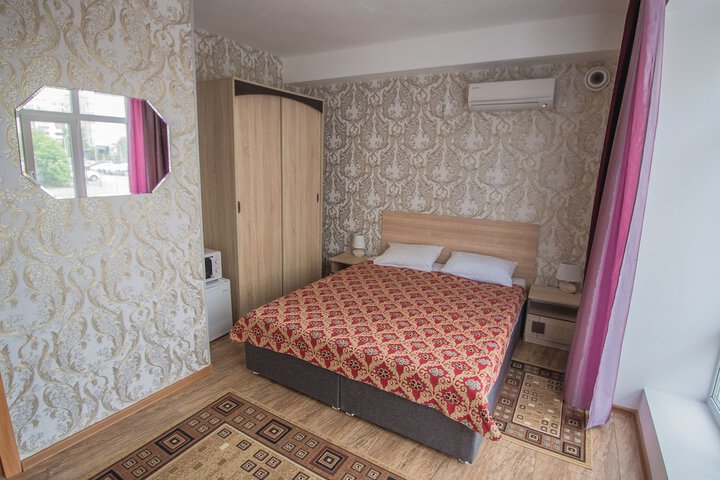 Room 48 of 69