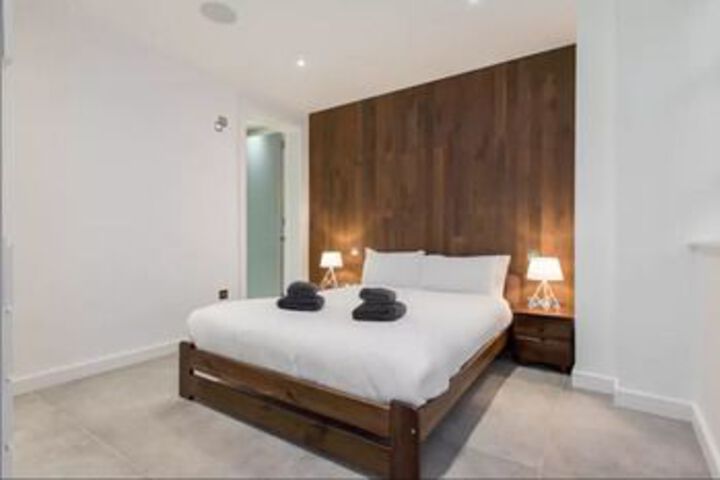 Room 8 of 15