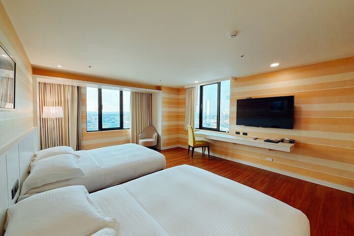 Room 33 of 69