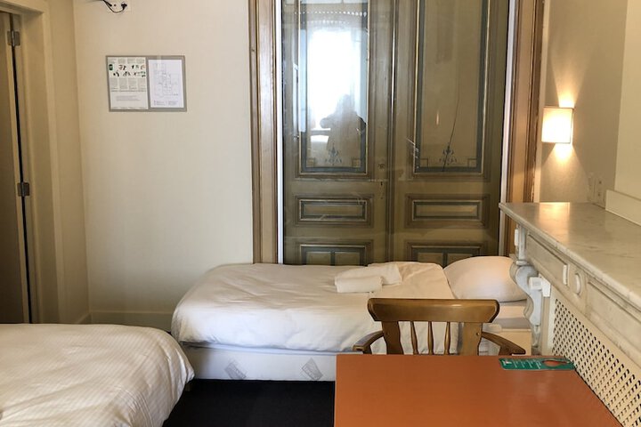 Room 8 of 44