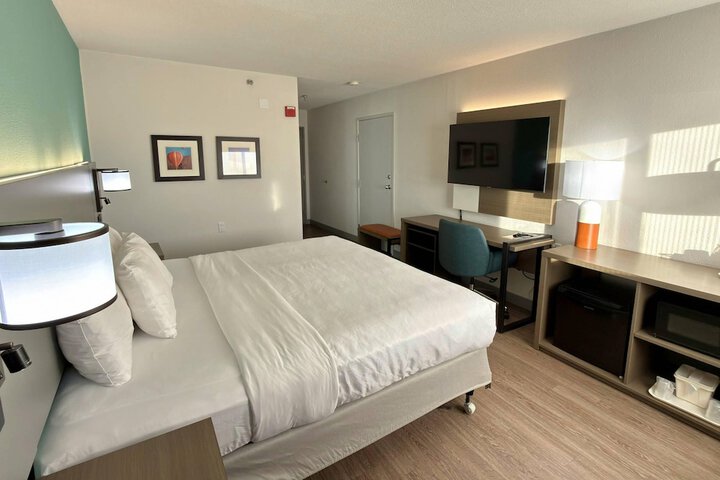 Room 11 of 35