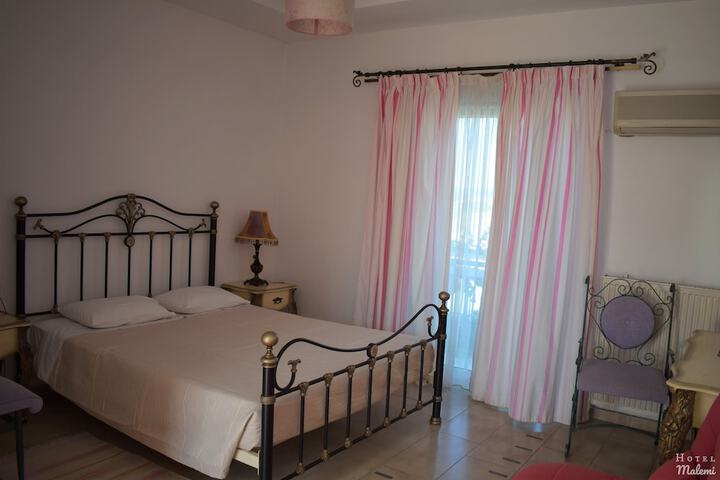 Room 7 of 44