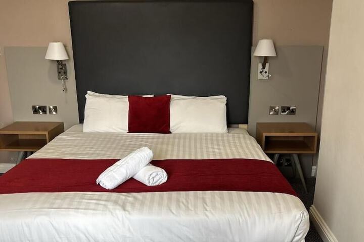 Room 2 of 15