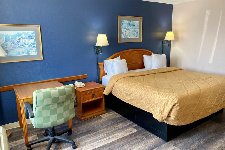 Room 26 of 69
