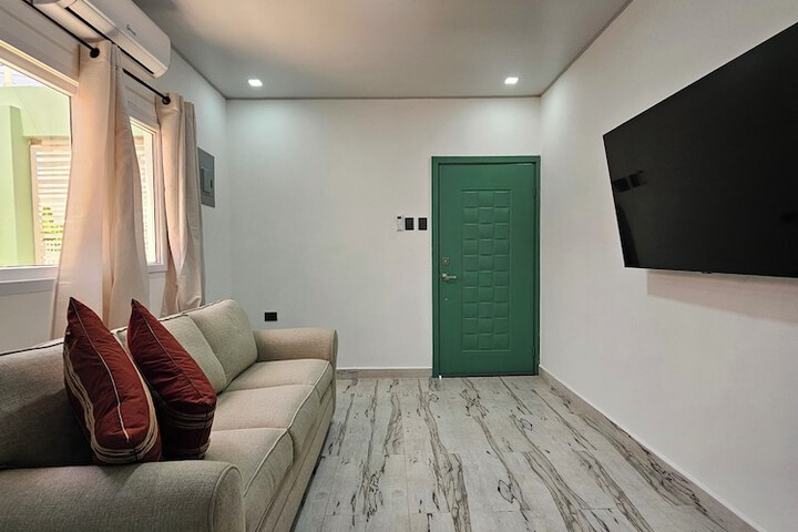 Room 11 of 18
