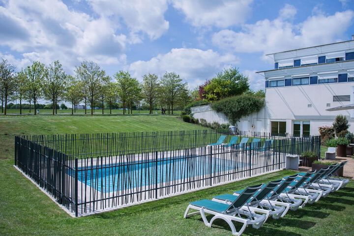Hotel with Pool
