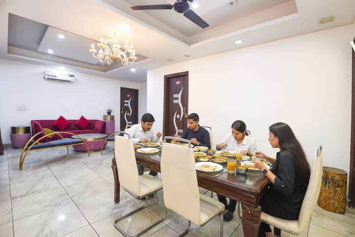 Dining 29 of 35