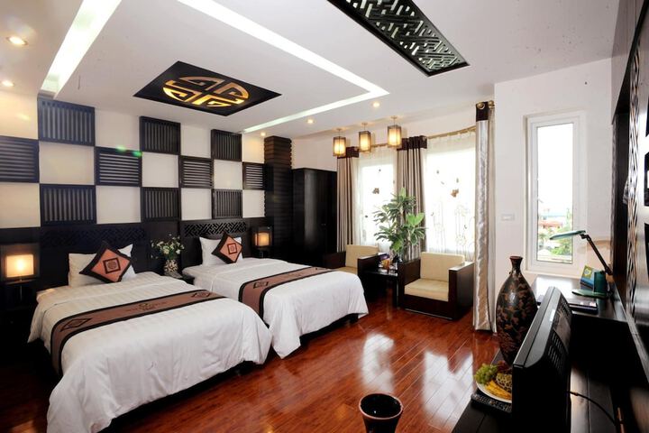 Room 13 of 34