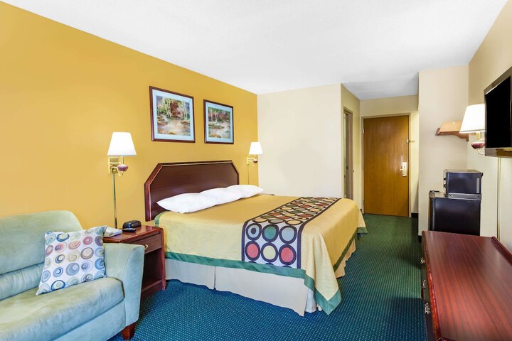 1 King Bed Mobility Accessible (16 of 16)