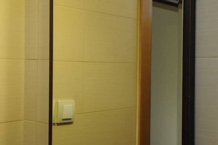 Room 25 of 53