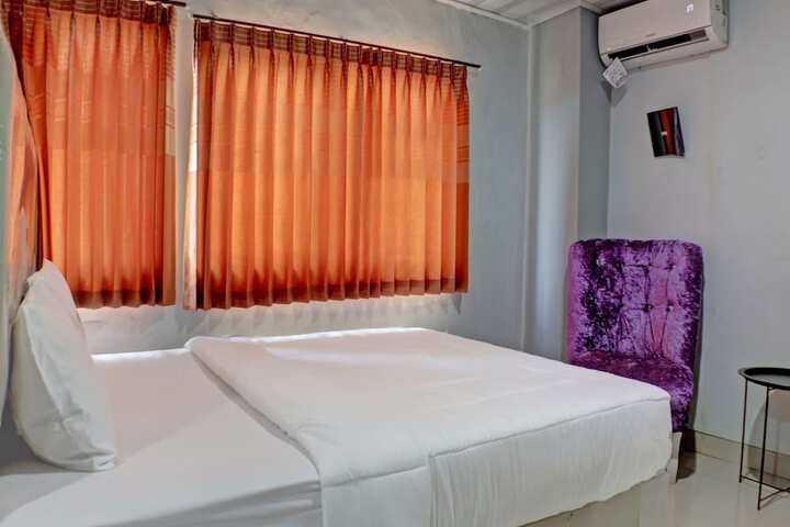 Room 18 of 25