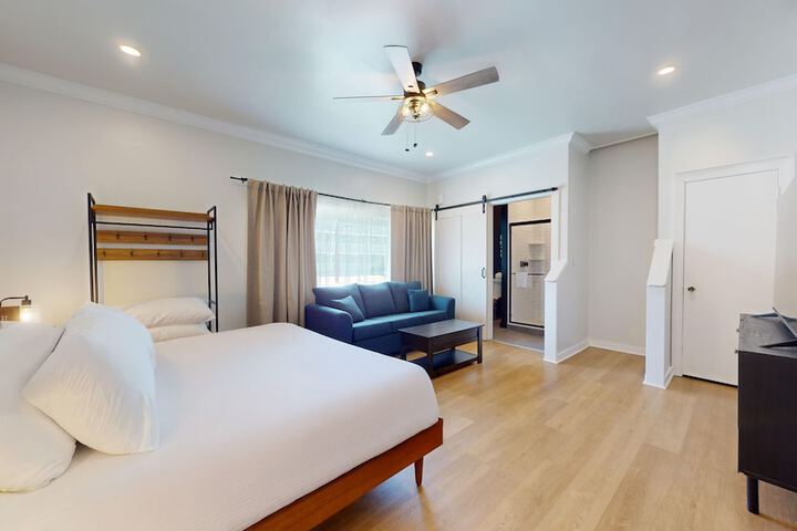 Room 8 of 22