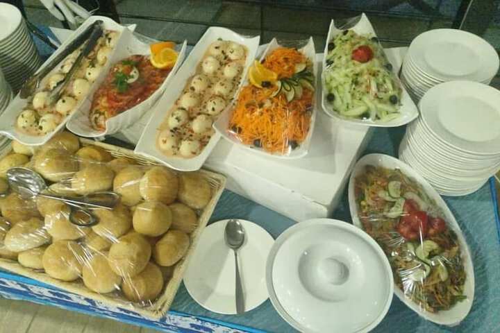 Dining 17 of 19