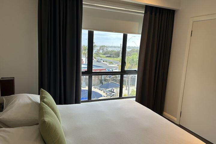 Room 26 of 136