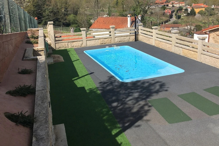 Pool 12 of 21