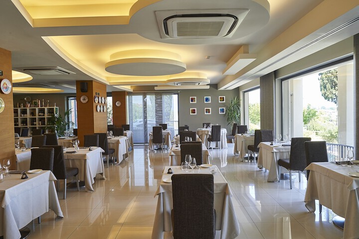 Dining 120 of 176