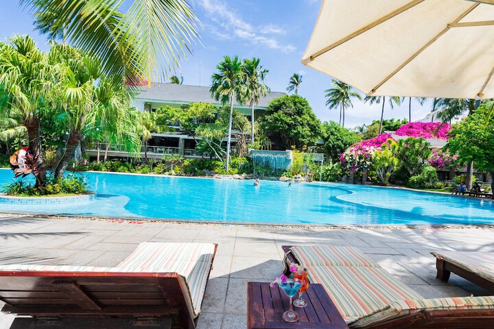 Pool 105 of 149