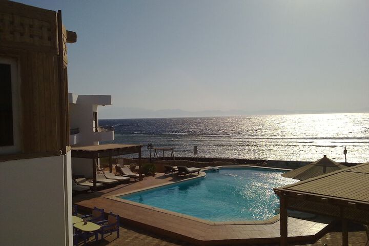 Hotel Pool
