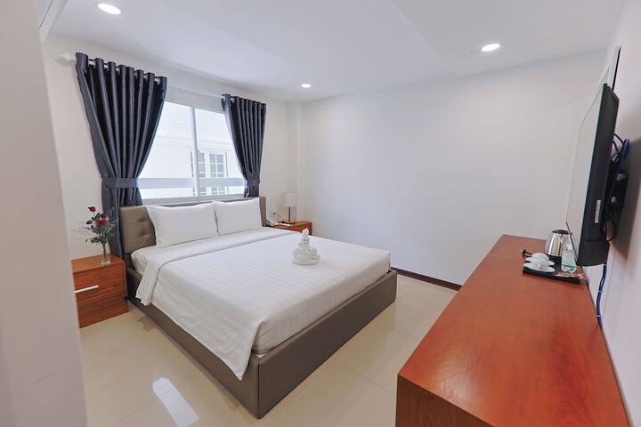 Room 8 of 42
