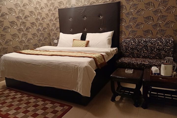 Room 10 of 50