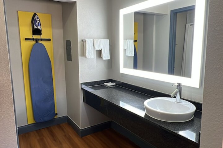 Room 40 of 62