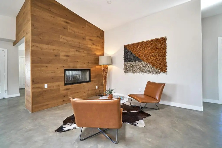 Room 2 of 19
