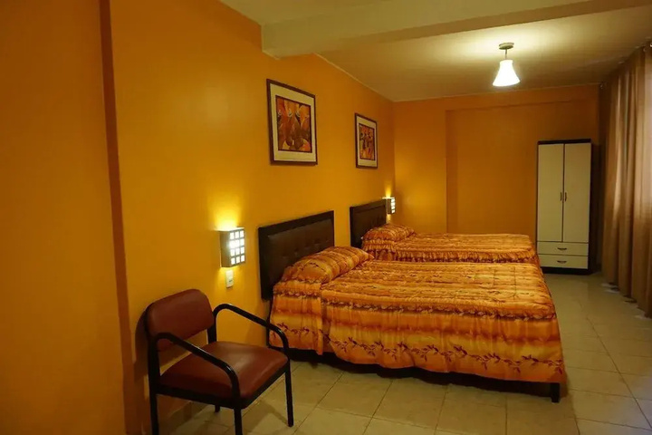 Room 6 of 11