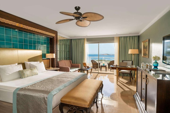 Room 32 of 205