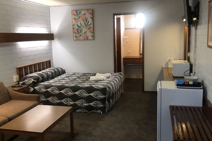 Room 4 of 11