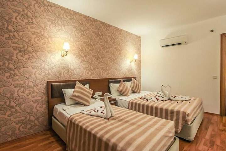 Room 8 of 29