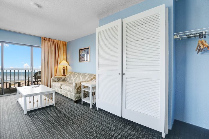 Room 6 of 30