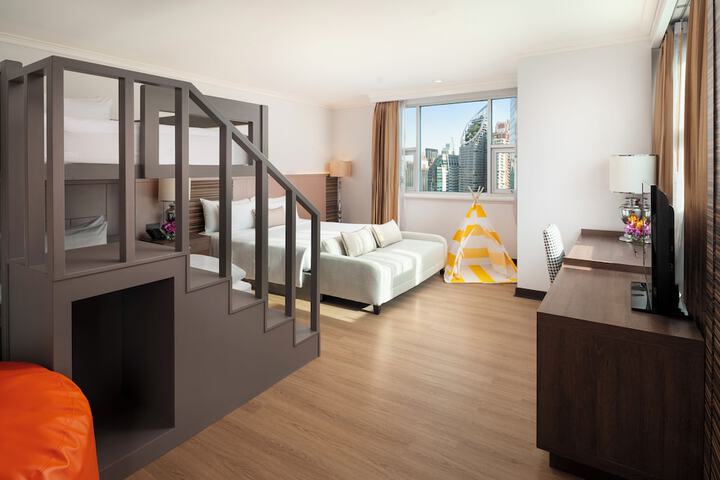 Room 21 of 77