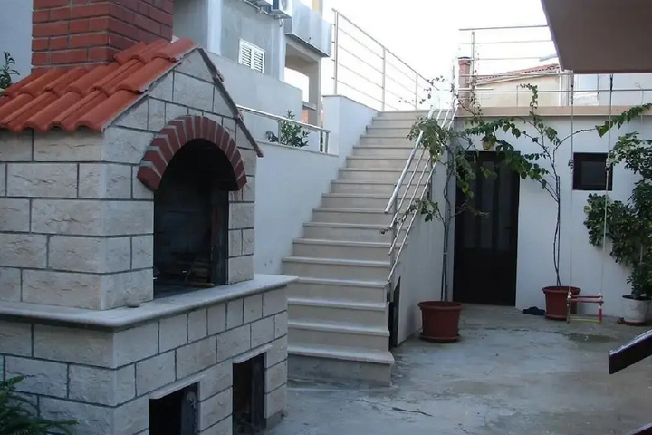 Marti Free Parking and Grill A4 Tamaris