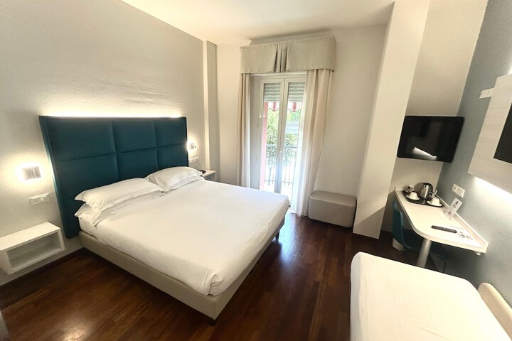 Room 9 of 29