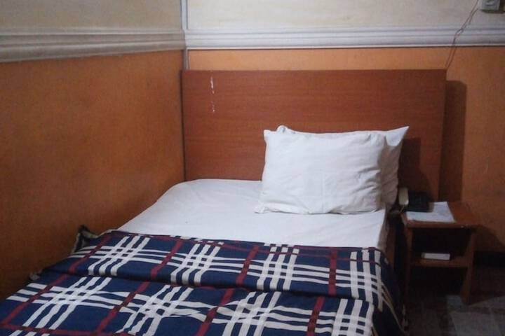 Room 24 of 52