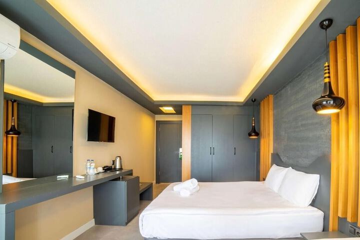 Room 21 of 48