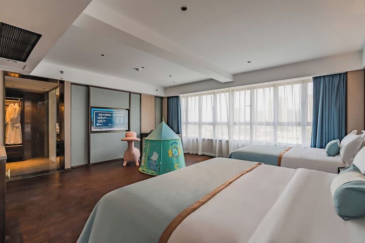 Room 9 of 22