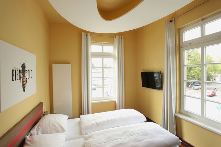 Room 7 of 35