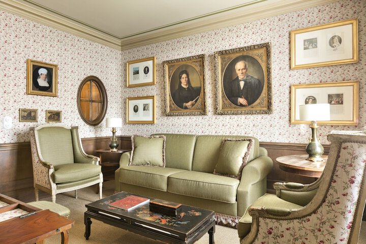 Room 10 of 38