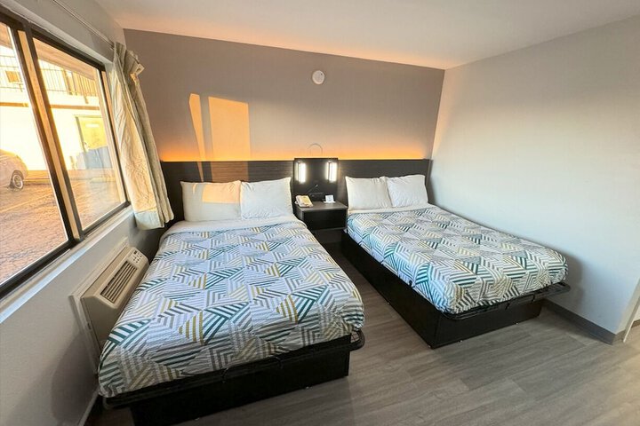 2 Double Beds (9 of 10)