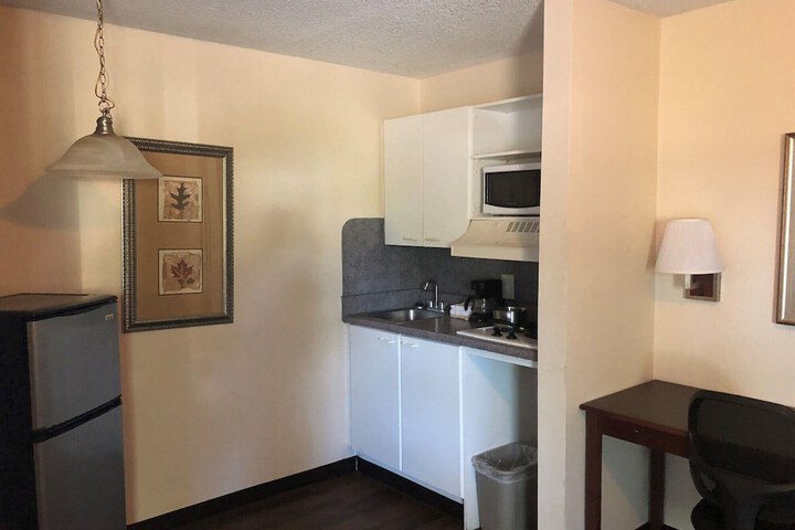Room 25 of 38