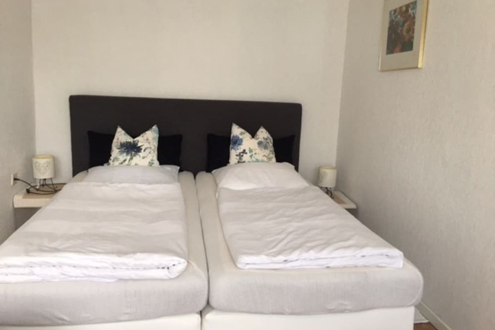 Room 15 of 68