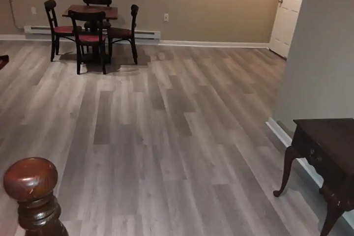 Room 10 of 14