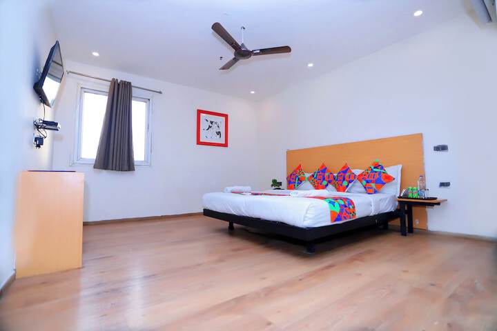 Room 28 of 44