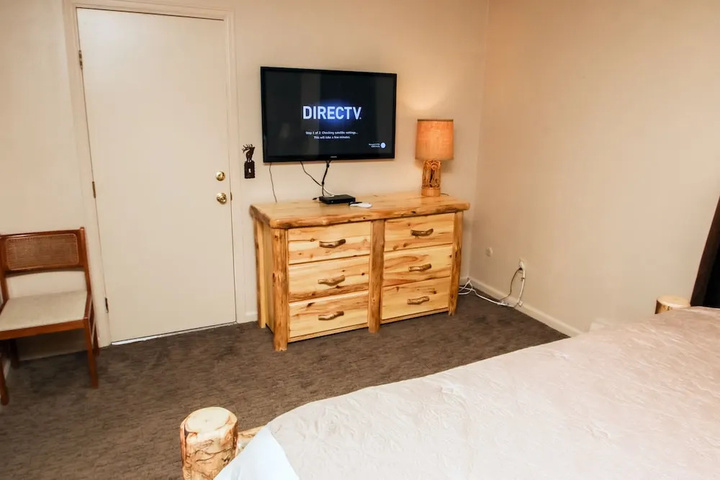 Room 2 of 9