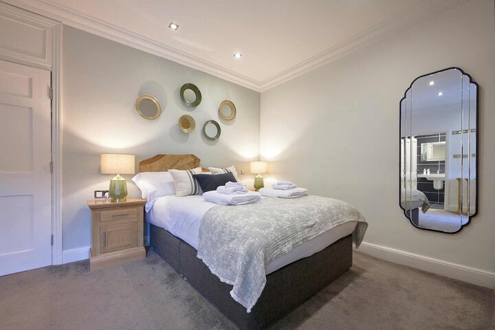 Room 5 of 72